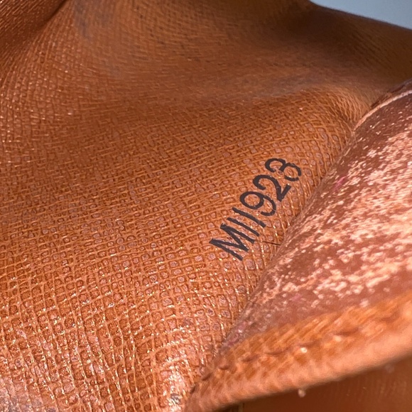 Louis Vuitton Monogram Canvas Multicles 4 Ring Key Case Auth. LV Unisex Wallet - Picture 17 of 17